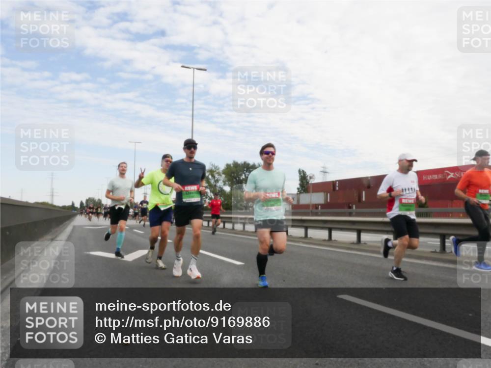 03.10.2025 - Köhlbrandbrückenlauf Matties Gatica Varas http://msf.ph/oto/9169886 03.10.2025 15:14:57 Position 3  meine-sportfotos.de