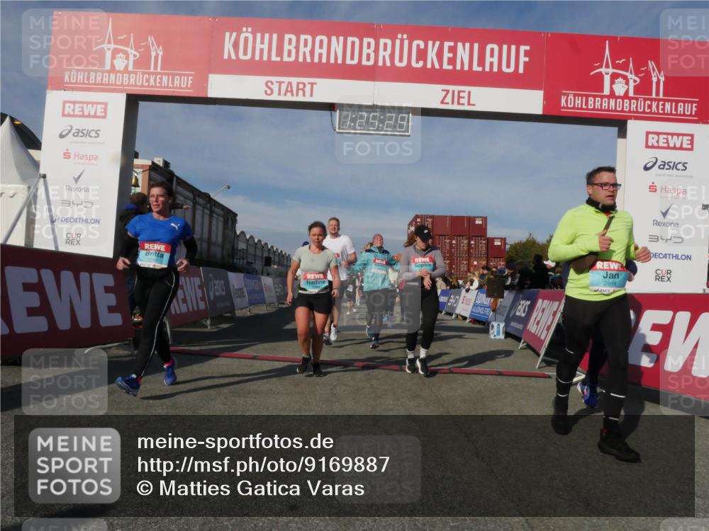 03.10.2025 - Köhlbrandbrückenlauf Matties Gatica Varas http://msf.ph/oto/9169887 03.10.2025 10:25:31 Ziel 1967, 2019, 2036, 2151, 2393, 2417, 2828, 2873, 3003, 3004, 3102, 3159, 3389, 3405, 3519, 3520, 3706, 3771 meine-sportfotos.de