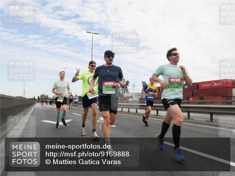 03.10.2025 - Köhlbrandbrückenlauf Matties Gatica Varas http://msf.ph/oto/9169888 03.10.2025 15:14:58 Position 3 7187, 7083 meine-sportfotos.de