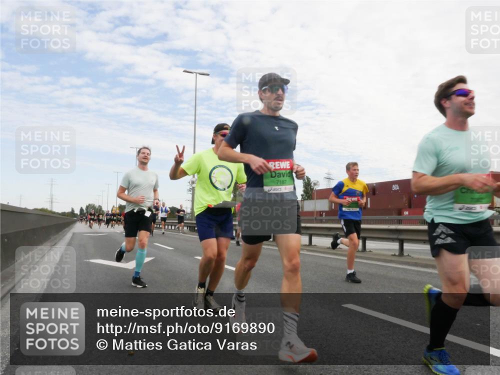 03.10.2025 - Köhlbrandbrückenlauf Matties Gatica Varas http://msf.ph/oto/9169890 03.10.2025 15:14:58 Position 3 7187 meine-sportfotos.de