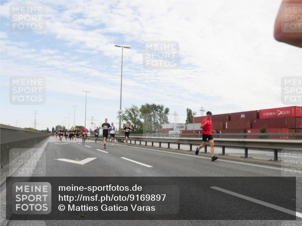 03.10.2025 - Köhlbrandbrückenlauf Matties Gatica Varas http://msf.ph/oto/9169897 03.10.2025 15:15:00 Position 3  meine-sportfotos.de