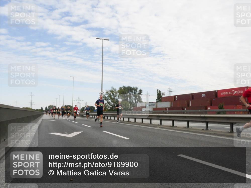 03.10.2025 - Köhlbrandbrückenlauf Matties Gatica Varas http://msf.ph/oto/9169900 03.10.2025 15:15:01 Position 3  meine-sportfotos.de