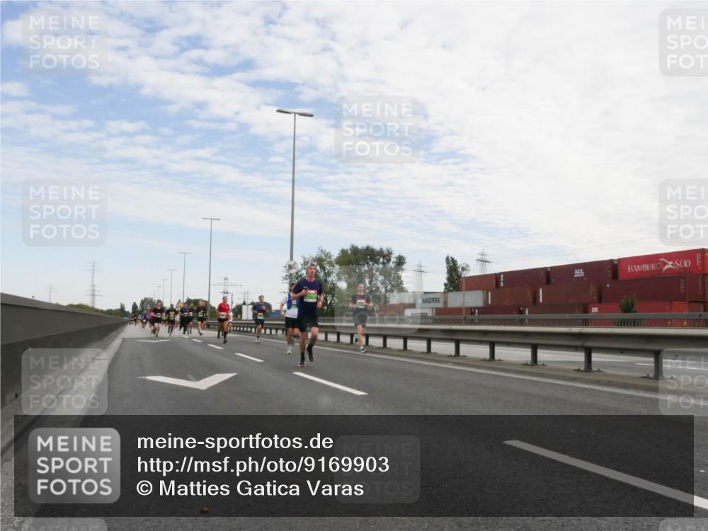 03.10.2025 - Köhlbrandbrückenlauf Matties Gatica Varas http://msf.ph/oto/9169903 03.10.2025 15:15:01 Position 3  meine-sportfotos.de