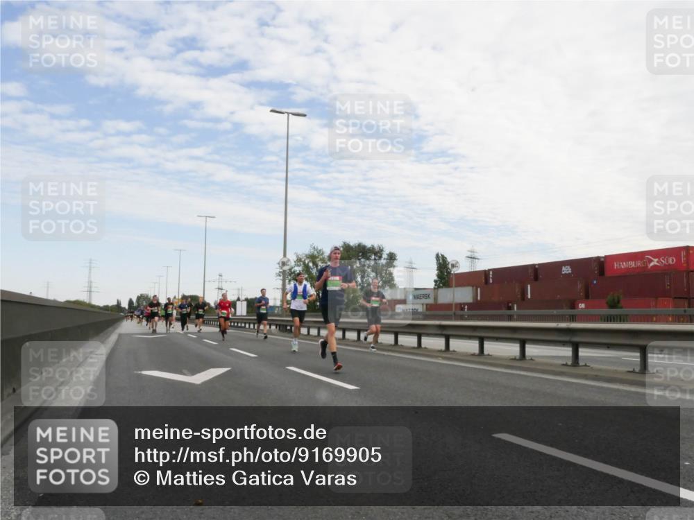 03.10.2025 - Köhlbrandbrückenlauf Matties Gatica Varas http://msf.ph/oto/9169905 03.10.2025 15:15:02 Position 3  meine-sportfotos.de