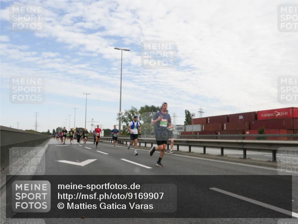 03.10.2025 - Köhlbrandbrückenlauf Matties Gatica Varas http://msf.ph/oto/9169907 03.10.2025 15:15:02 Position 3  meine-sportfotos.de