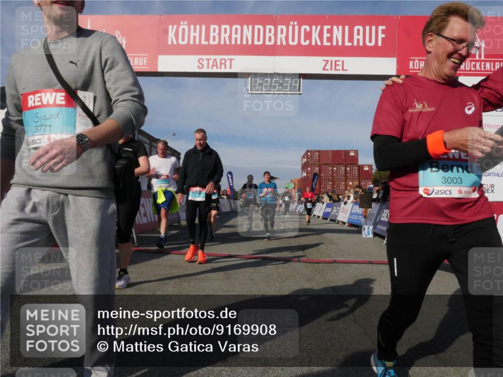 03.10.2025 - Köhlbrandbrückenlauf Matties Gatica Varas http://msf.ph/oto/9169908 03.10.2025 10:25:36 Ziel 1414, 1653, 1839, 1967, 2019, 2036, 2151, 2244, 2245, 2417, 3022, 3024, 3026, 3027, 3159, 3389, 3405, 3706, 3713 meine-sportfotos.de