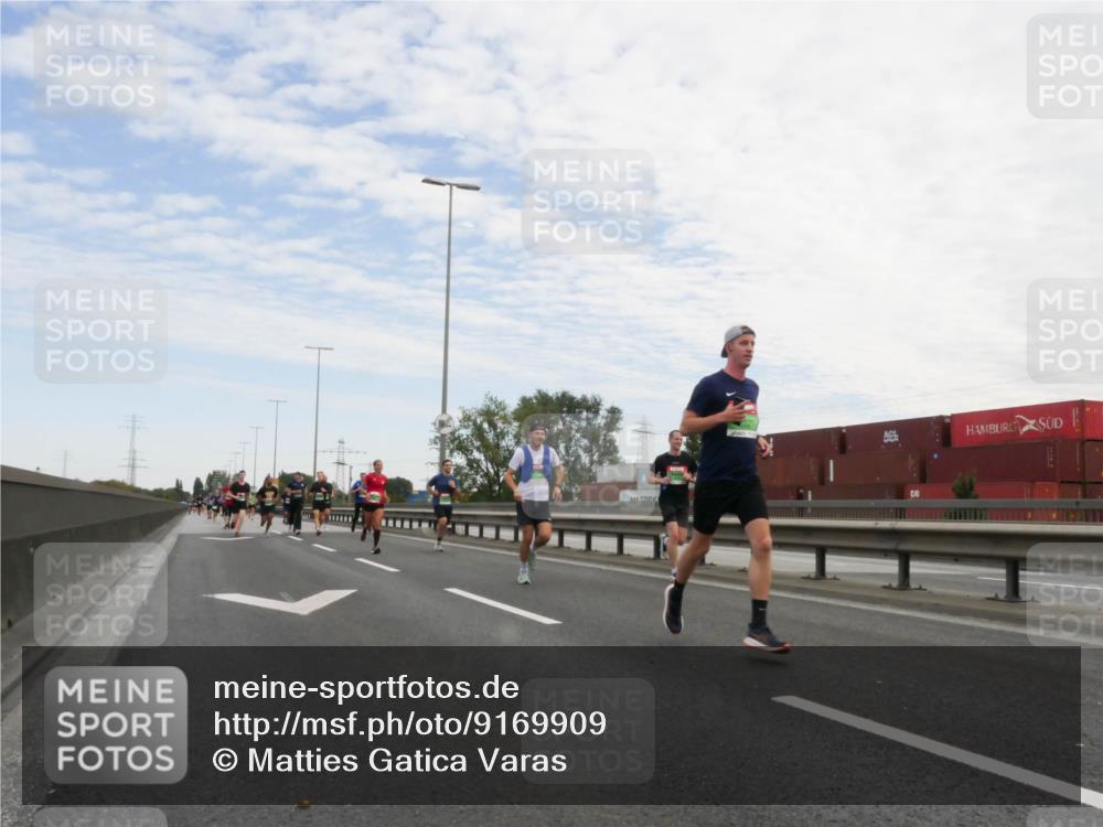 03.10.2025 - Köhlbrandbrückenlauf Matties Gatica Varas http://msf.ph/oto/9169909 03.10.2025 15:15:02 Position 3  meine-sportfotos.de