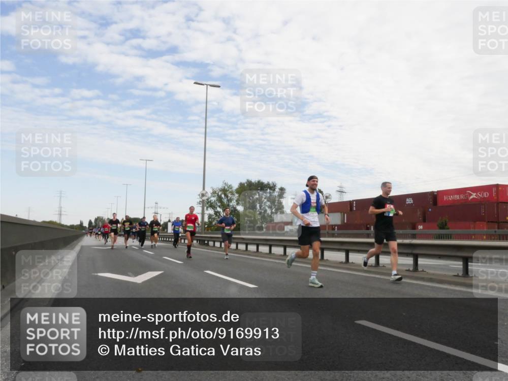 03.10.2025 - Köhlbrandbrückenlauf Matties Gatica Varas http://msf.ph/oto/9169913 03.10.2025 15:15:03 Position 3  meine-sportfotos.de