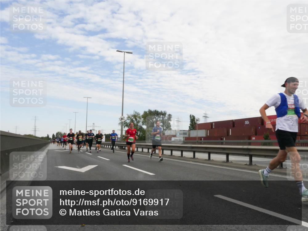 03.10.2025 - Köhlbrandbrückenlauf Matties Gatica Varas http://msf.ph/oto/9169917 03.10.2025 15:15:04 Position 3  meine-sportfotos.de