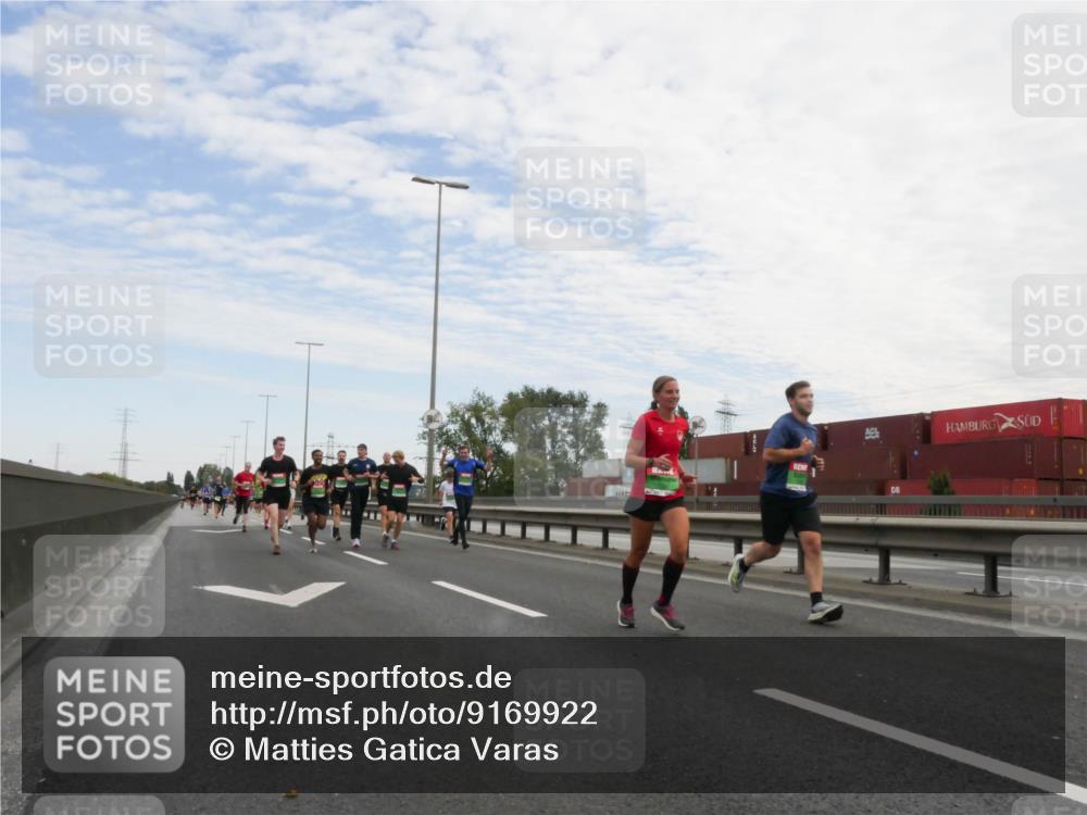 03.10.2025 - Köhlbrandbrückenlauf Matties Gatica Varas http://msf.ph/oto/9169922 03.10.2025 15:15:06 Position 3  meine-sportfotos.de