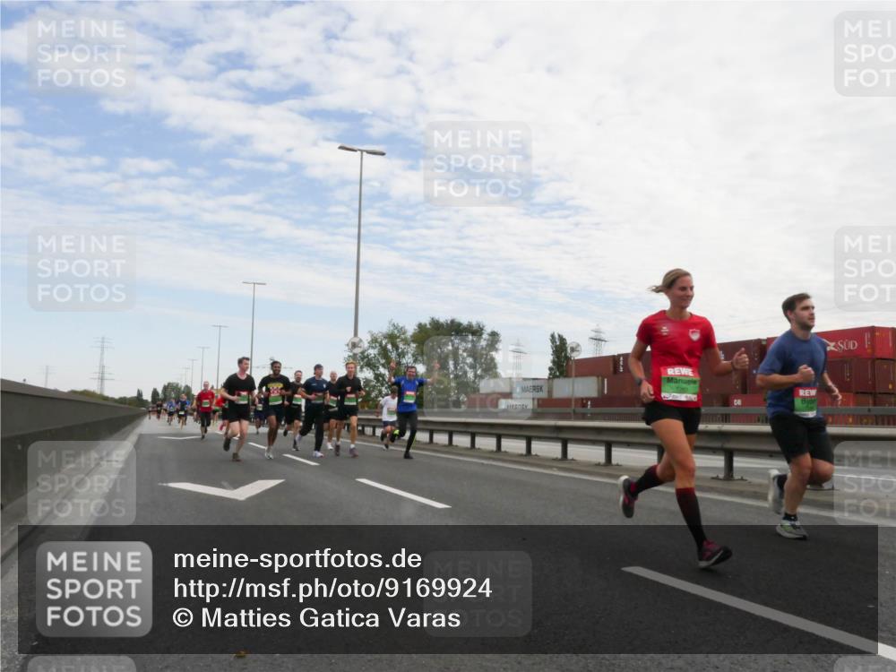 03.10.2025 - Köhlbrandbrückenlauf Matties Gatica Varas http://msf.ph/oto/9169924 03.10.2025 15:15:06 Position 3  meine-sportfotos.de