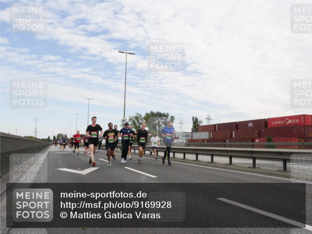 03.10.2025 - Köhlbrandbrückenlauf Matties Gatica Varas http://msf.ph/oto/9169928 03.10.2025 15:15:07 Position 3  meine-sportfotos.de
