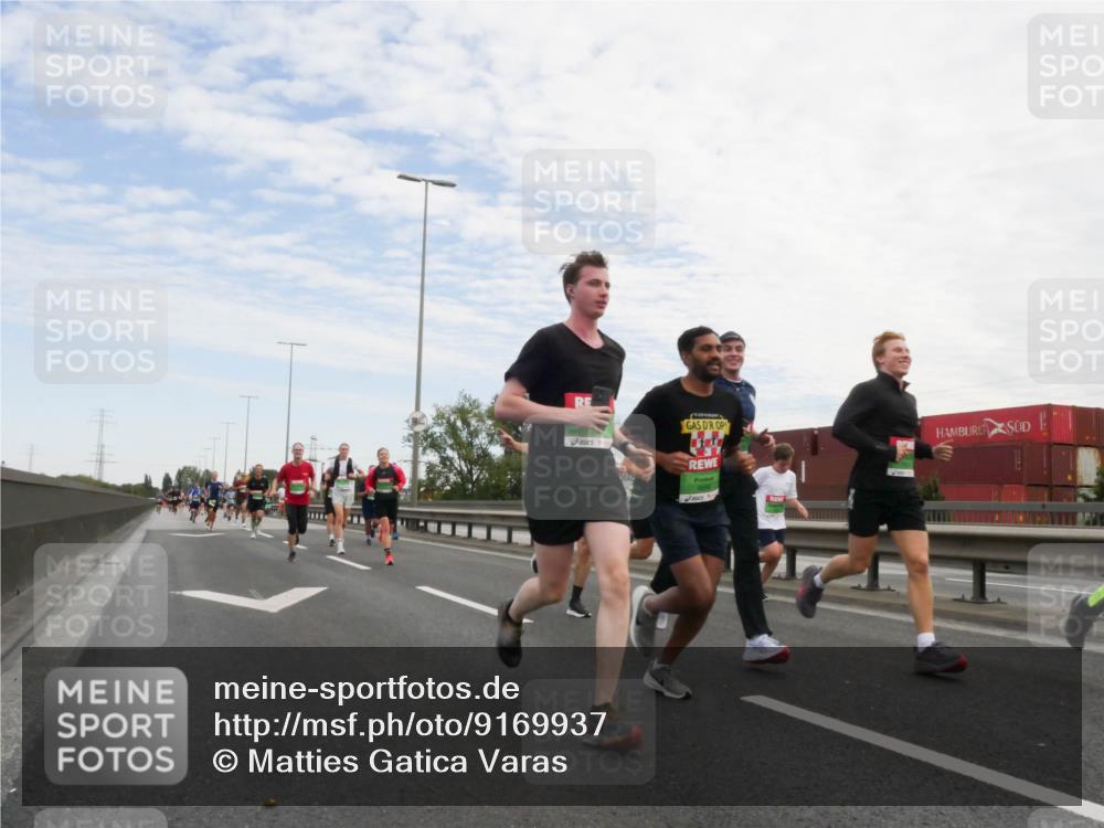 03.10.2025 - Köhlbrandbrückenlauf Matties Gatica Varas http://msf.ph/oto/9169937 03.10.2025 15:15:09 Position 3  meine-sportfotos.de