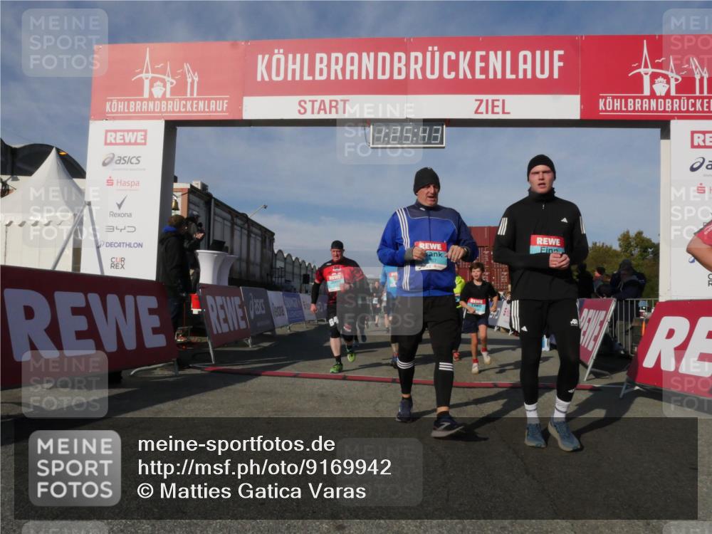 03.10.2025 - Köhlbrandbrückenlauf Matties Gatica Varas http://msf.ph/oto/9169942 03.10.2025 10:25:44 Ziel 1414, 1652, 1653, 1839, 1950, 1998, 2002, 2003, 2244, 2245, 2489, 3022, 3024, 3026, 3027, 3441, 3443, 3713 meine-sportfotos.de