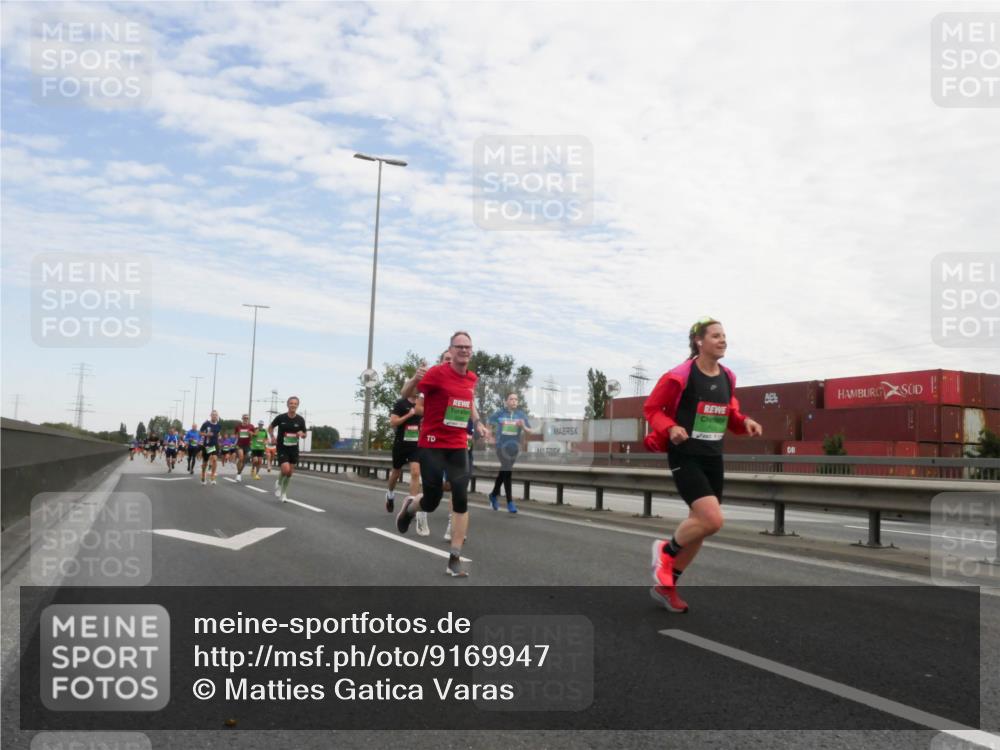 03.10.2025 - Köhlbrandbrückenlauf Matties Gatica Varas http://msf.ph/oto/9169947 03.10.2025 15:15:12 Position 3  meine-sportfotos.de