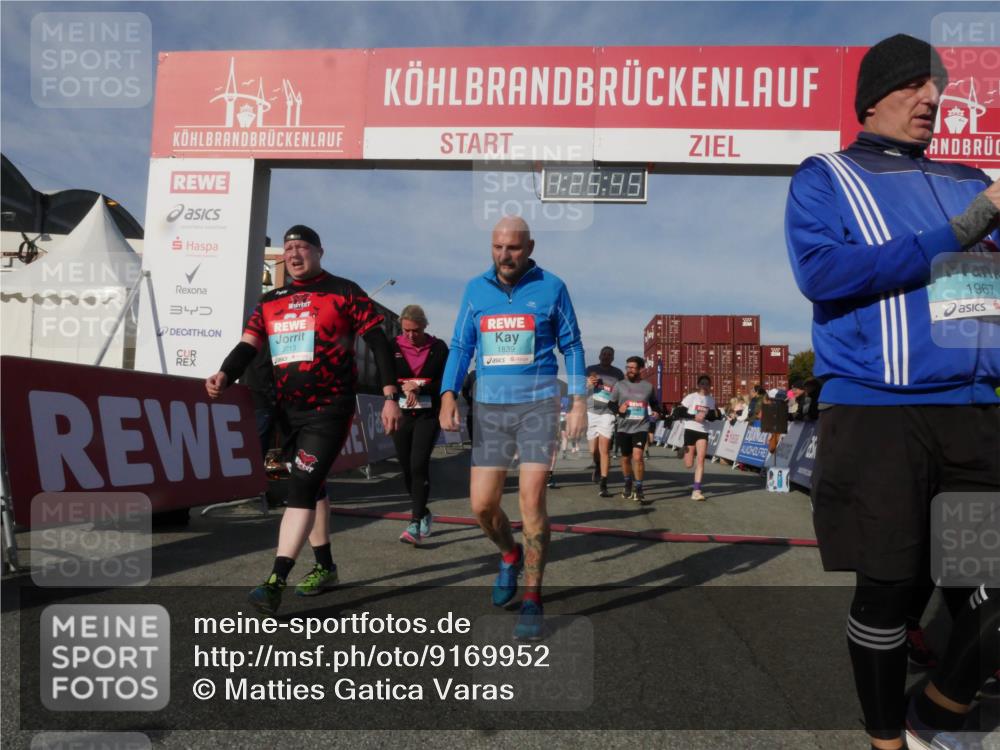 03.10.2025 - Köhlbrandbrückenlauf Matties Gatica Varas http://msf.ph/oto/9169952 03.10.2025 10:25:47 Ziel 1652, 1653, 1948, 1950, 1998, 2002, 2003, 2251, 2489, 2787, 3022, 3024, 3026, 3027, 3441, 3443 meine-sportfotos.de