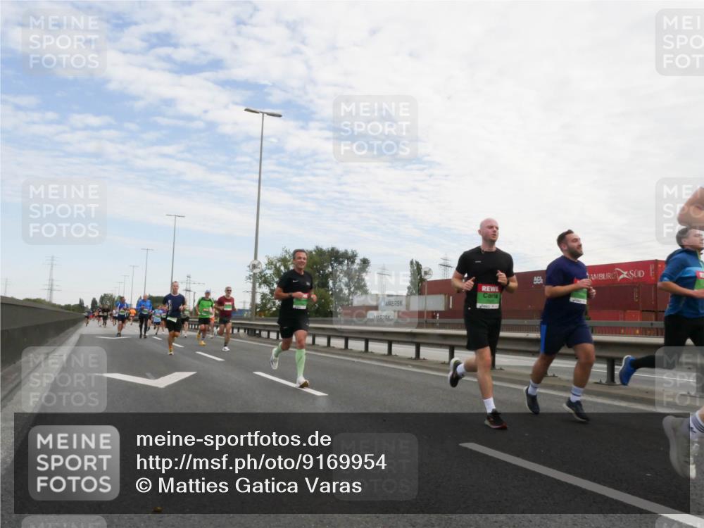 03.10.2025 - Köhlbrandbrückenlauf Matties Gatica Varas http://msf.ph/oto/9169954 03.10.2025 15:15:14 Position 3  meine-sportfotos.de