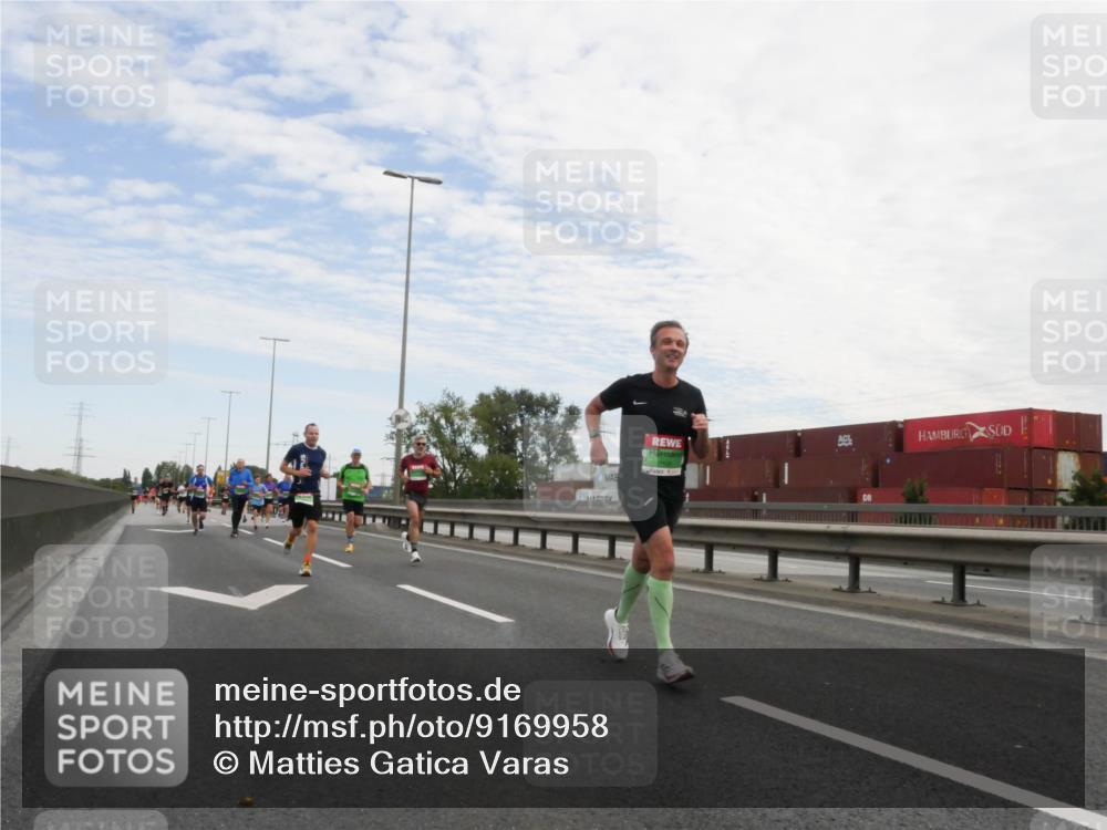 03.10.2025 - Köhlbrandbrückenlauf Matties Gatica Varas http://msf.ph/oto/9169958 03.10.2025 15:15:15 Position 3  meine-sportfotos.de