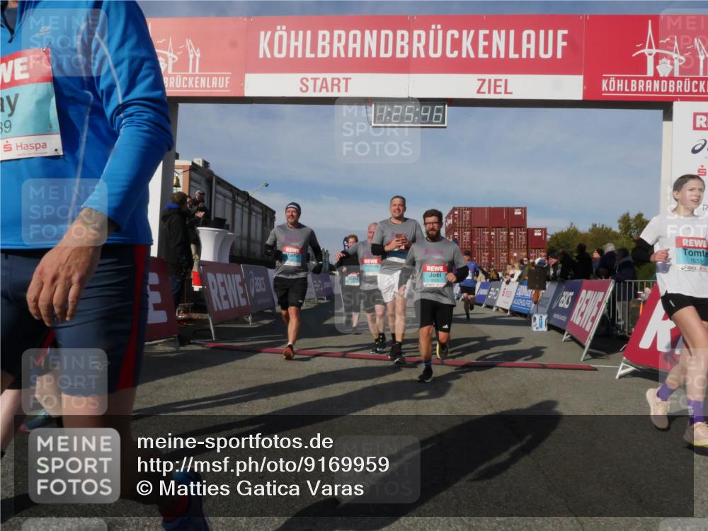 03.10.2025 - Köhlbrandbrückenlauf Matties Gatica Varas http://msf.ph/oto/9169959 03.10.2025 10:25:48 Ziel 1652, 1948, 1950, 1998, 2002, 2003, 2251, 2489, 2787, 3022, 3024, 3026, 3027, 3441, 3443 meine-sportfotos.de