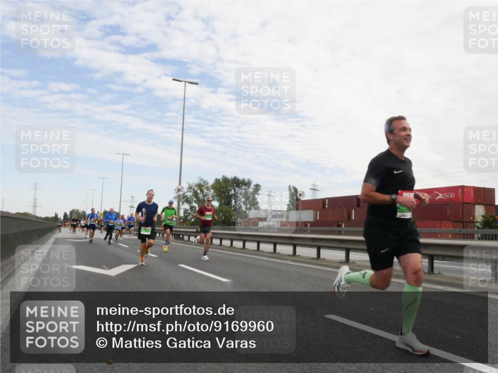 03.10.2025 - Köhlbrandbrückenlauf Matties Gatica Varas http://msf.ph/oto/9169960 03.10.2025 15:15:15 Position 3  meine-sportfotos.de