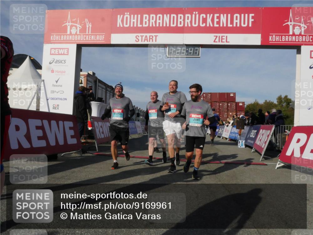 03.10.2025 - Köhlbrandbrückenlauf Matties Gatica Varas http://msf.ph/oto/9169961 03.10.2025 10:25:49 Ziel 1652, 1948, 1950, 1998, 2002, 2003, 2251, 2382, 2383, 2489, 2635, 2644, 2787, 3441, 3443 meine-sportfotos.de