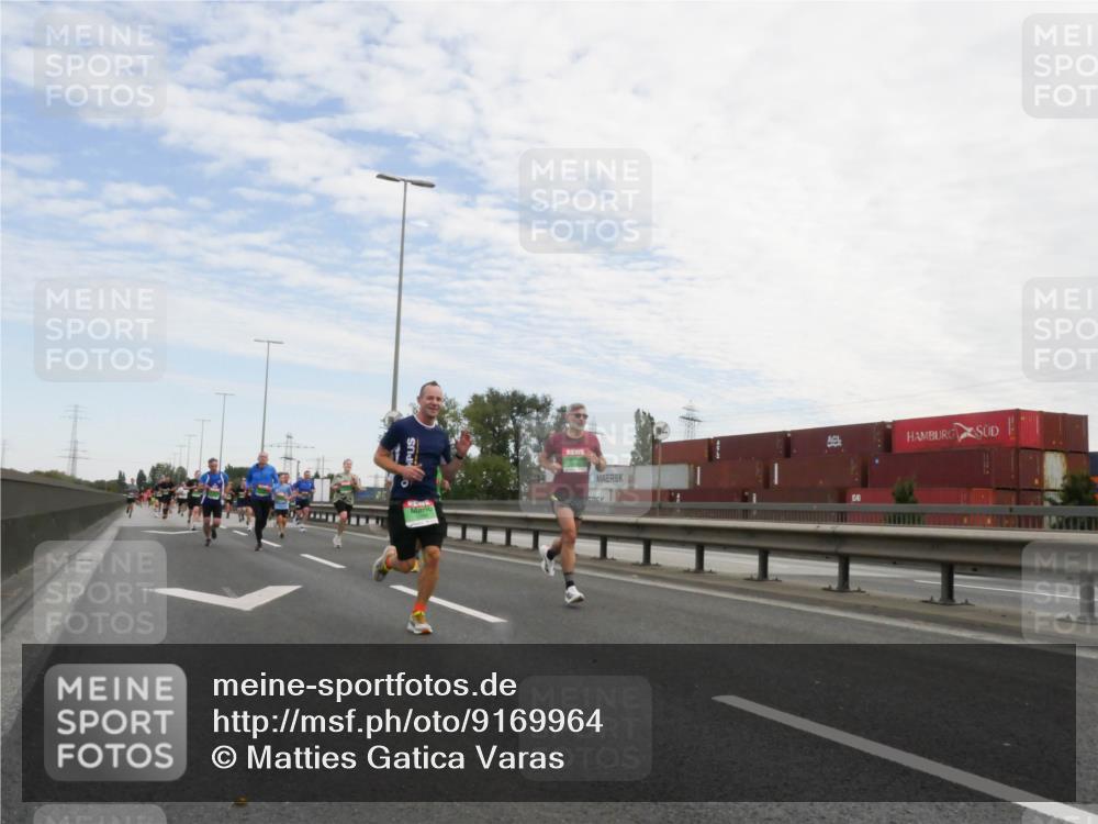 03.10.2025 - Köhlbrandbrückenlauf Matties Gatica Varas http://msf.ph/oto/9169964 03.10.2025 15:15:16 Position 3  meine-sportfotos.de