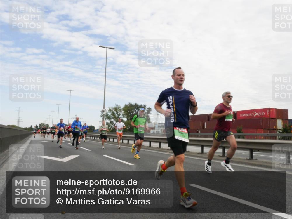03.10.2025 - Köhlbrandbrückenlauf Matties Gatica Varas http://msf.ph/oto/9169966 03.10.2025 15:15:17 Position 3 9306 meine-sportfotos.de