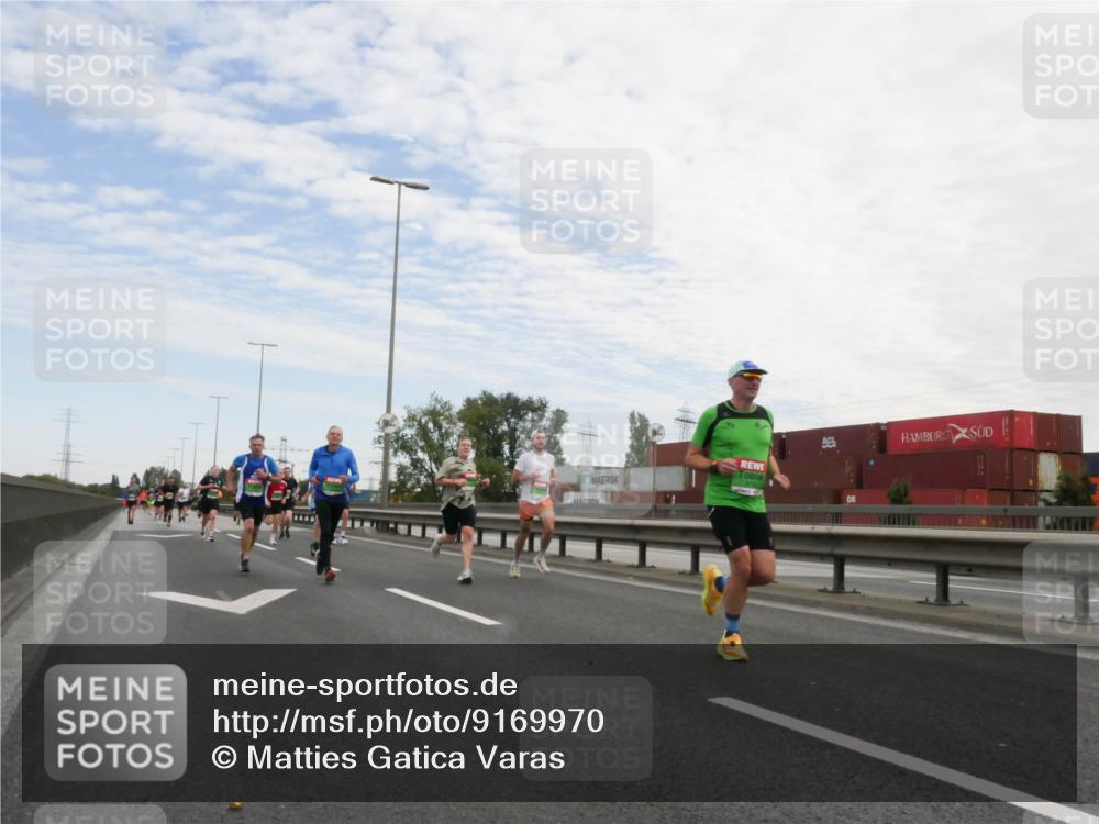 03.10.2025 - Köhlbrandbrückenlauf Matties Gatica Varas http://msf.ph/oto/9169970 03.10.2025 15:15:18 Position 3  meine-sportfotos.de