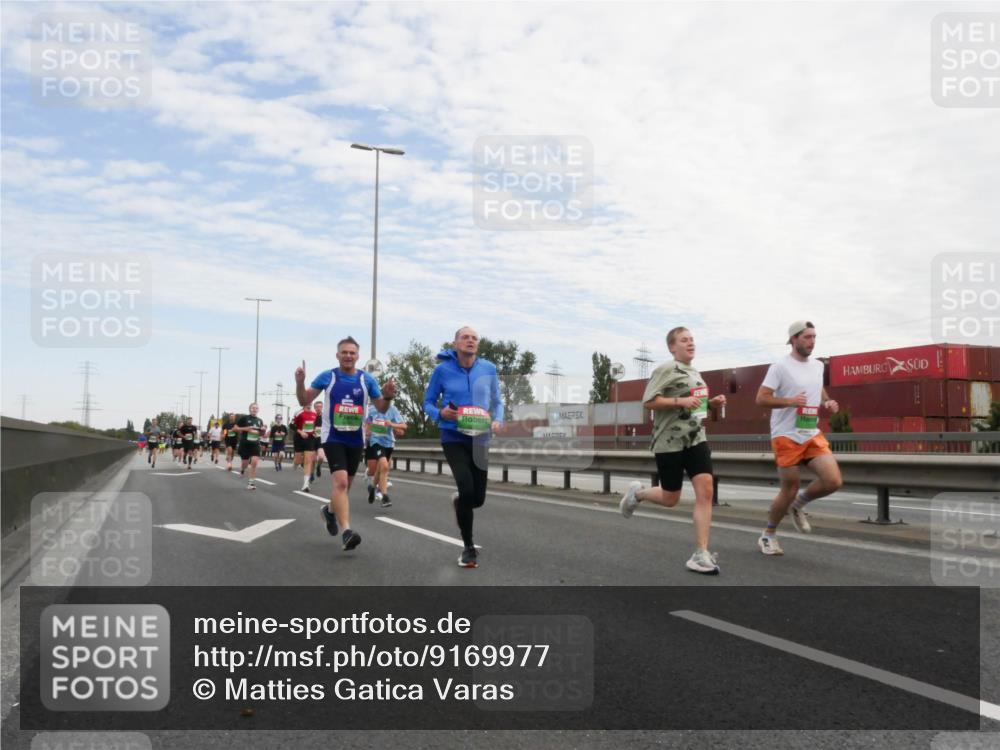 03.10.2025 - Köhlbrandbrückenlauf Matties Gatica Varas http://msf.ph/oto/9169977 03.10.2025 15:15:19 Position 3  meine-sportfotos.de