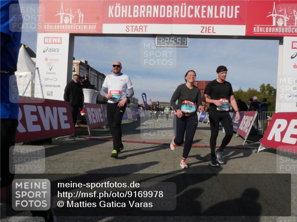 03.10.2025 - Köhlbrandbrückenlauf Matties Gatica Varas http://msf.ph/oto/9169978 03.10.2025 10:25:53 Ziel 1948, 1998, 2251, 2382, 2383, 2489, 2635, 2644, 2787 meine-sportfotos.de