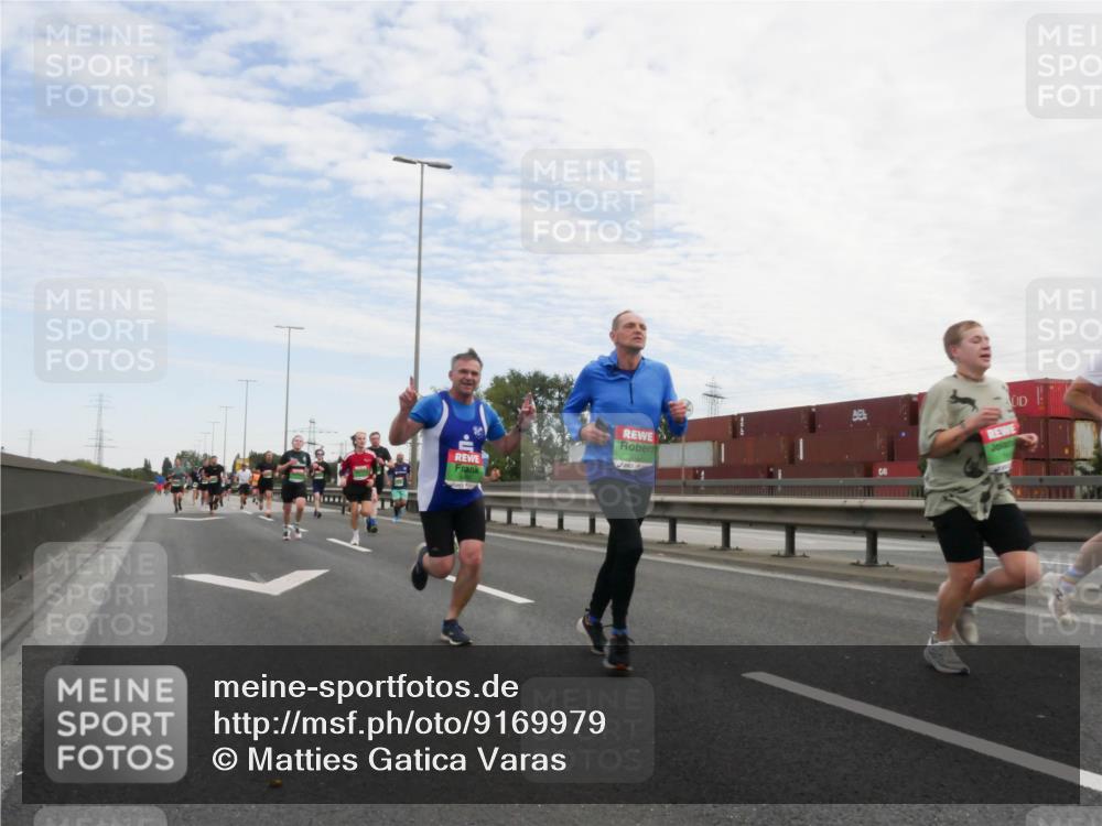 03.10.2025 - Köhlbrandbrückenlauf Matties Gatica Varas http://msf.ph/oto/9169979 03.10.2025 15:15:20 Position 3  meine-sportfotos.de