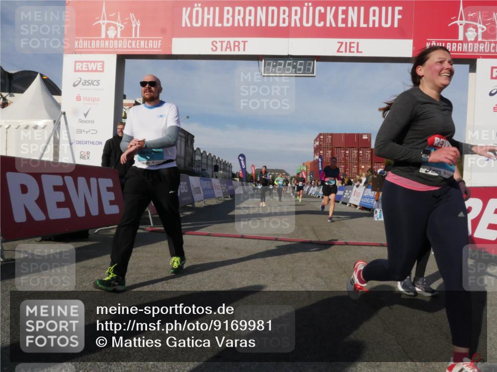 03.10.2025 - Köhlbrandbrückenlauf Matties Gatica Varas http://msf.ph/oto/9169981 03.10.2025 10:25:53 Ziel 1948, 1998, 2251, 2382, 2383, 2489, 2635, 2644, 2787 meine-sportfotos.de