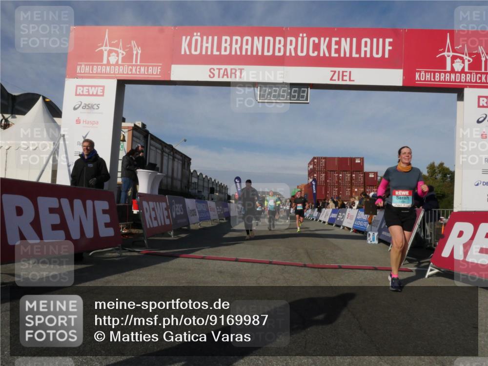 03.10.2025 - Köhlbrandbrückenlauf Matties Gatica Varas http://msf.ph/oto/9169987 03.10.2025 10:25:55 Ziel 1948, 2000, 2251, 2382, 2383, 2489, 2635, 2644, 2787 meine-sportfotos.de