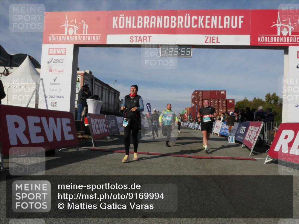 03.10.2025 - Köhlbrandbrückenlauf Matties Gatica Varas http://msf.ph/oto/9169994 03.10.2025 10:25:57 Ziel 1948, 2000, 2251, 2382, 2383, 2406, 2635, 2644, 2787 meine-sportfotos.de