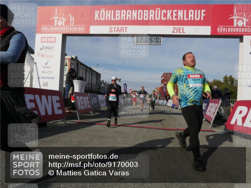 03.10.2025 - Köhlbrandbrückenlauf Matties Gatica Varas http://msf.ph/oto/9170003 03.10.2025 10:25:59 Ziel 1940, 2000, 2382, 2383, 2406, 2532, 2635, 2644 meine-sportfotos.de