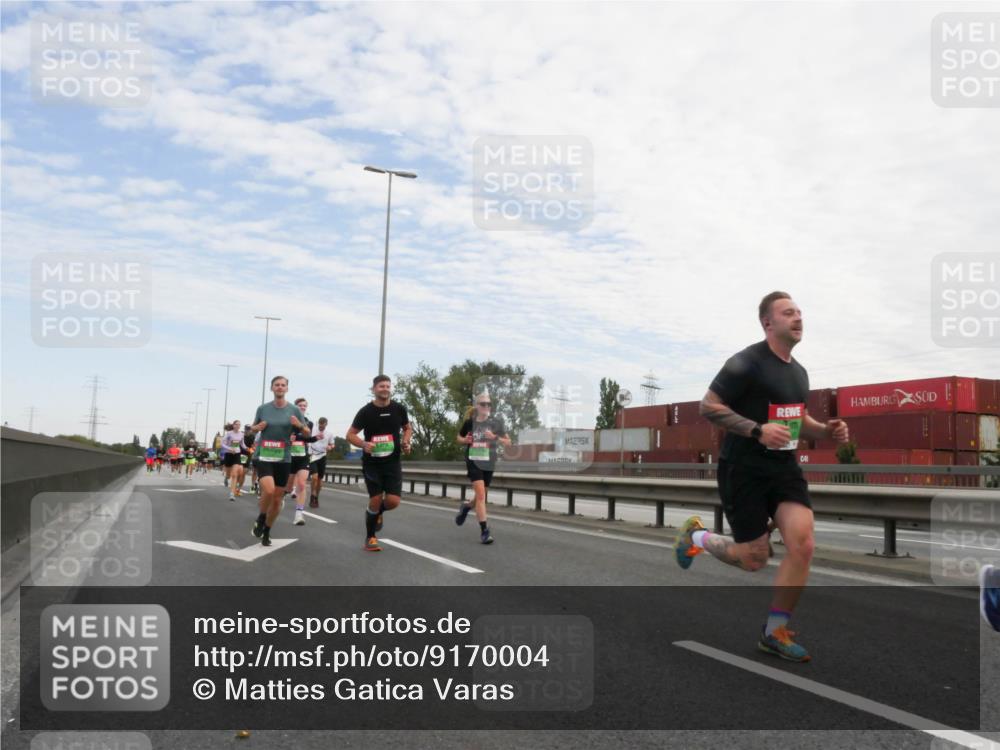03.10.2025 - Köhlbrandbrückenlauf Matties Gatica Varas http://msf.ph/oto/9170004 03.10.2025 15:15:26 Position 3  meine-sportfotos.de