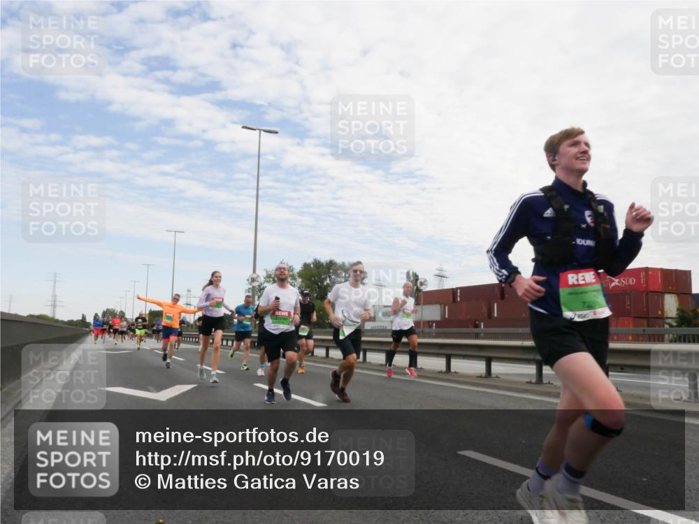 03.10.2025 - Köhlbrandbrückenlauf Matties Gatica Varas http://msf.ph/oto/9170019 03.10.2025 15:15:29 Position 3  meine-sportfotos.de