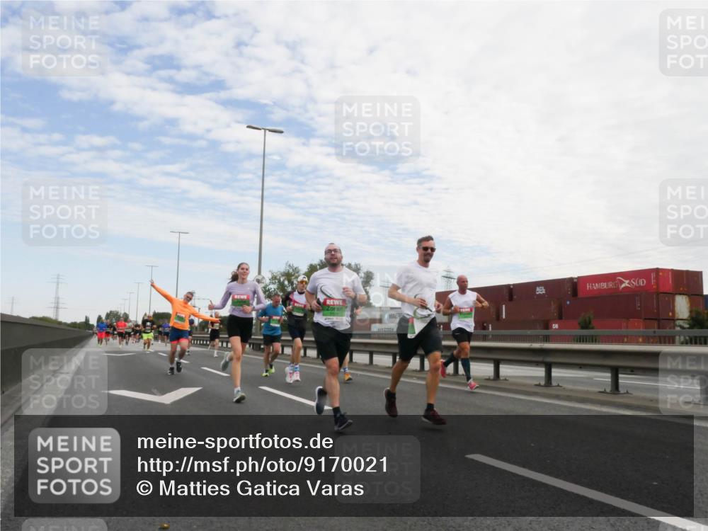 03.10.2025 - Köhlbrandbrückenlauf Matties Gatica Varas http://msf.ph/oto/9170021 03.10.2025 15:15:30 Position 3  meine-sportfotos.de