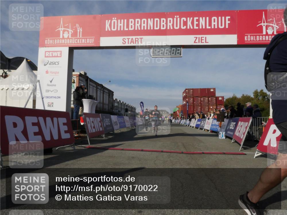 03.10.2025 - Köhlbrandbrückenlauf Matties Gatica Varas http://msf.ph/oto/9170022 03.10.2025 10:26:04 Ziel 1847, 1924, 1940, 2000, 2406, 2532, 3151 meine-sportfotos.de