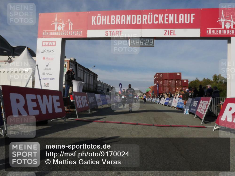 03.10.2025 - Köhlbrandbrückenlauf Matties Gatica Varas http://msf.ph/oto/9170024 03.10.2025 10:26:04 Ziel 1847, 1924, 1940, 2000, 2406, 2532, 3151 meine-sportfotos.de