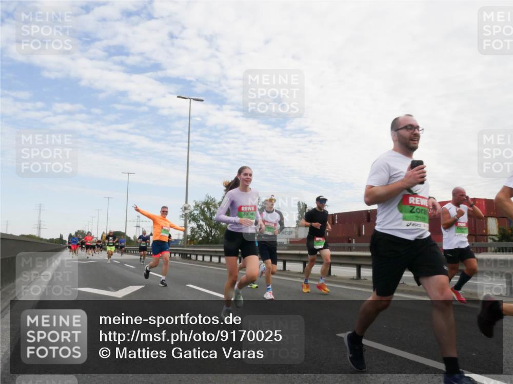 03.10.2025 - Köhlbrandbrückenlauf Matties Gatica Varas http://msf.ph/oto/9170025 03.10.2025 15:15:31 Position 3 2928 meine-sportfotos.de