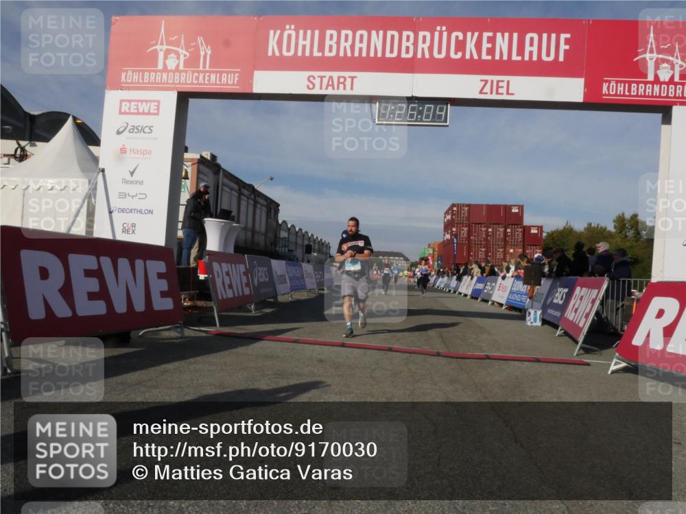 03.10.2025 - Köhlbrandbrückenlauf Matties Gatica Varas http://msf.ph/oto/9170030 03.10.2025 10:26:06 Ziel 1847, 1924, 1940, 2000, 2111, 2406, 2532, 3151 meine-sportfotos.de