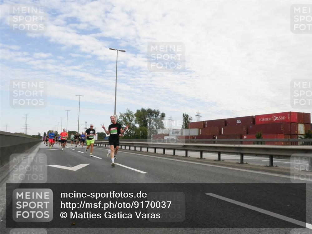 03.10.2025 - Köhlbrandbrückenlauf Matties Gatica Varas http://msf.ph/oto/9170037 03.10.2025 15:15:34 Position 3  meine-sportfotos.de