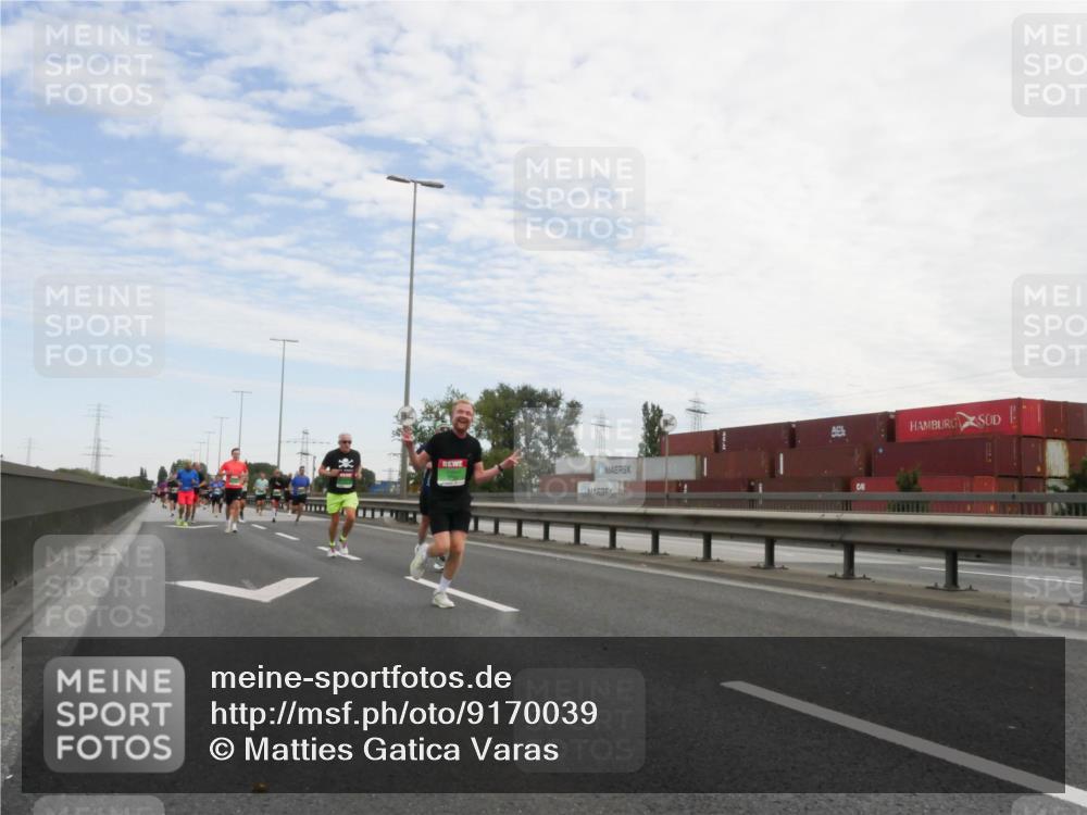 03.10.2025 - Köhlbrandbrückenlauf Matties Gatica Varas http://msf.ph/oto/9170039 03.10.2025 15:15:34 Position 3  meine-sportfotos.de