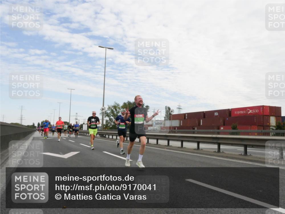 03.10.2025 - Köhlbrandbrückenlauf Matties Gatica Varas http://msf.ph/oto/9170041 03.10.2025 15:15:35 Position 3  meine-sportfotos.de