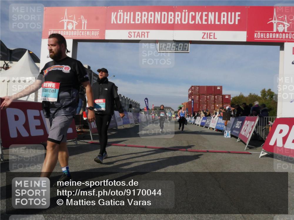 03.10.2025 - Köhlbrandbrückenlauf Matties Gatica Varas http://msf.ph/oto/9170044 03.10.2025 10:26:09 Ziel 1847, 1924, 1940, 2111, 2532, 3151, 3586 meine-sportfotos.de