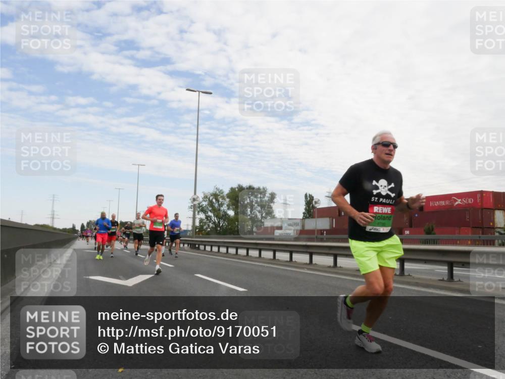 03.10.2025 - Köhlbrandbrückenlauf Matties Gatica Varas http://msf.ph/oto/9170051 03.10.2025 15:15:37 Position 3  meine-sportfotos.de