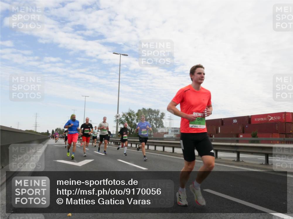 03.10.2025 - Köhlbrandbrückenlauf Matties Gatica Varas http://msf.ph/oto/9170056 03.10.2025 15:15:39 Position 3 7185 meine-sportfotos.de