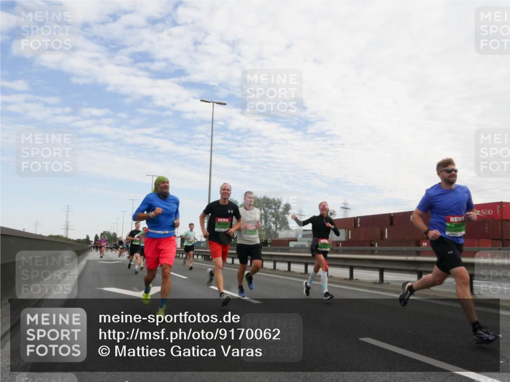 03.10.2025 - Köhlbrandbrückenlauf Matties Gatica Varas http://msf.ph/oto/9170062 03.10.2025 15:15:40 Position 3  meine-sportfotos.de