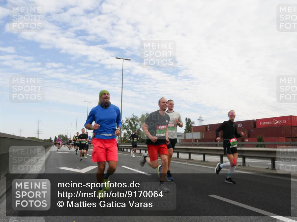 03.10.2025 - Köhlbrandbrückenlauf Matties Gatica Varas http://msf.ph/oto/9170064 03.10.2025 15:15:41 Position 3  meine-sportfotos.de